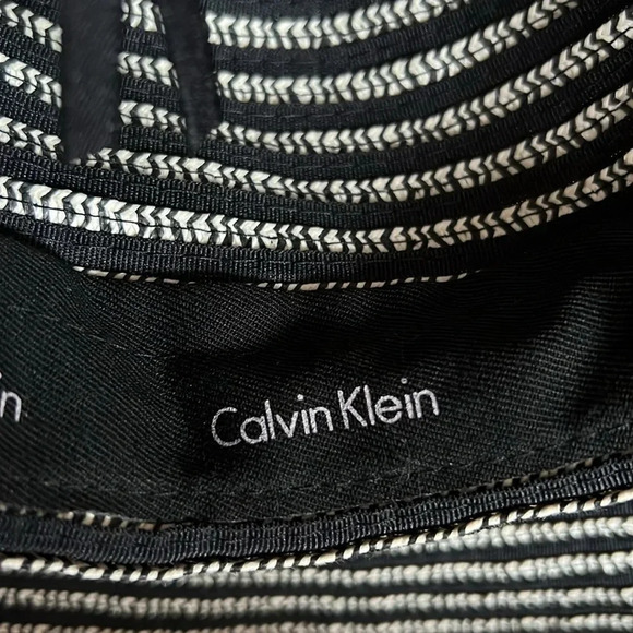 Calvin Klein Classic Glamorous Black and White Oversized Vacation Sun Hat - OS - Picture 7 of 8